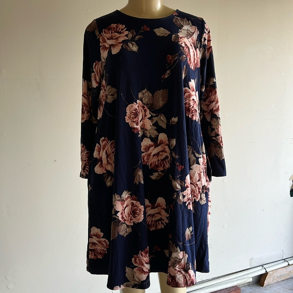 William B Navy and Pink Floral Flowy Dress